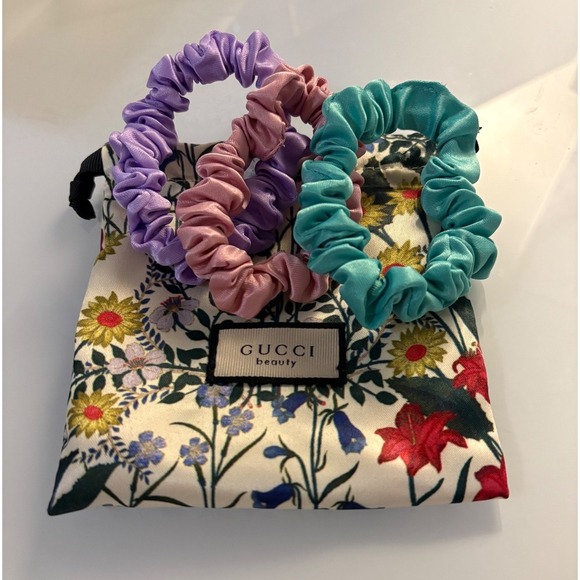 Gucci Accessories - Gucci Beauty MGL GWP Scrunchies 3 Piece Set Floral Print Satin Drawstring Pouch